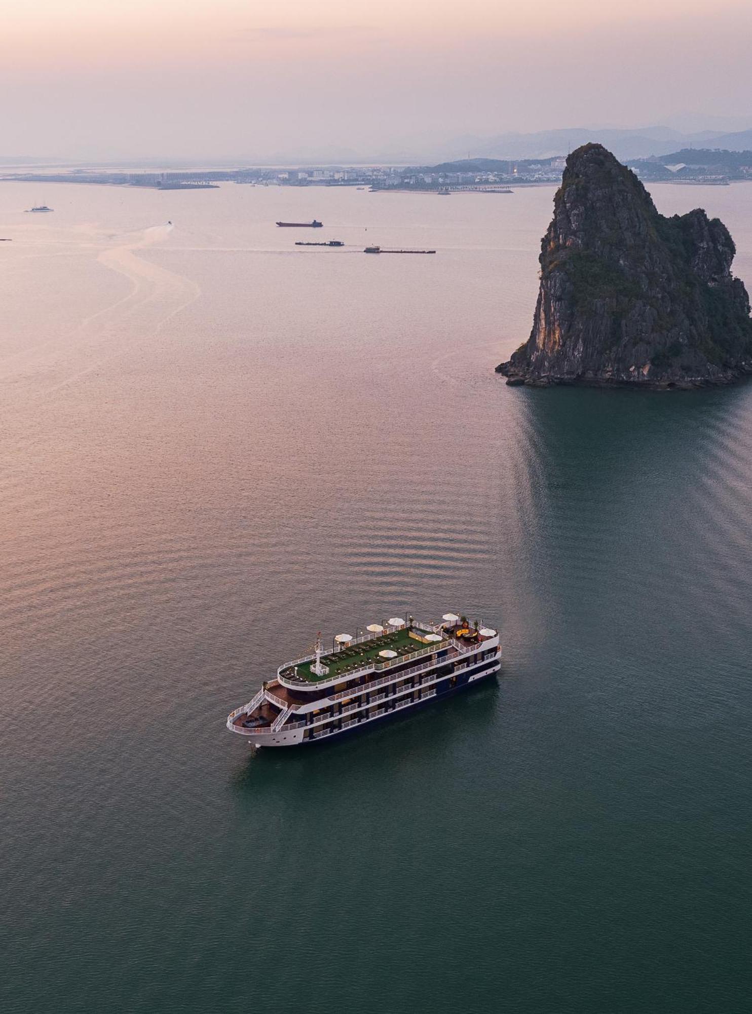 Отель Halong Dragon Bay Cruise Халонг Экстерьер фото