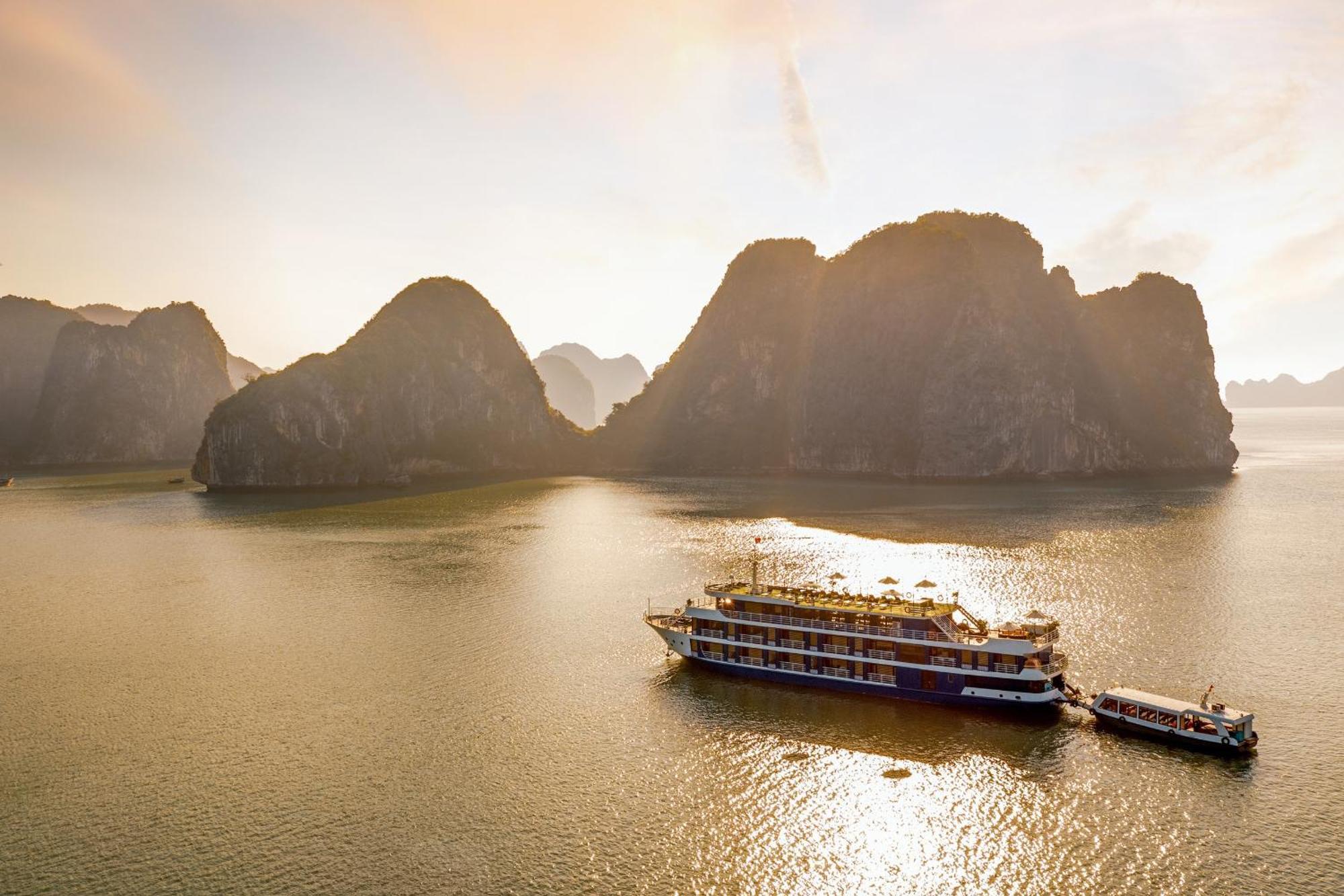 Отель Halong Dragon Bay Cruise Халонг Экстерьер фото