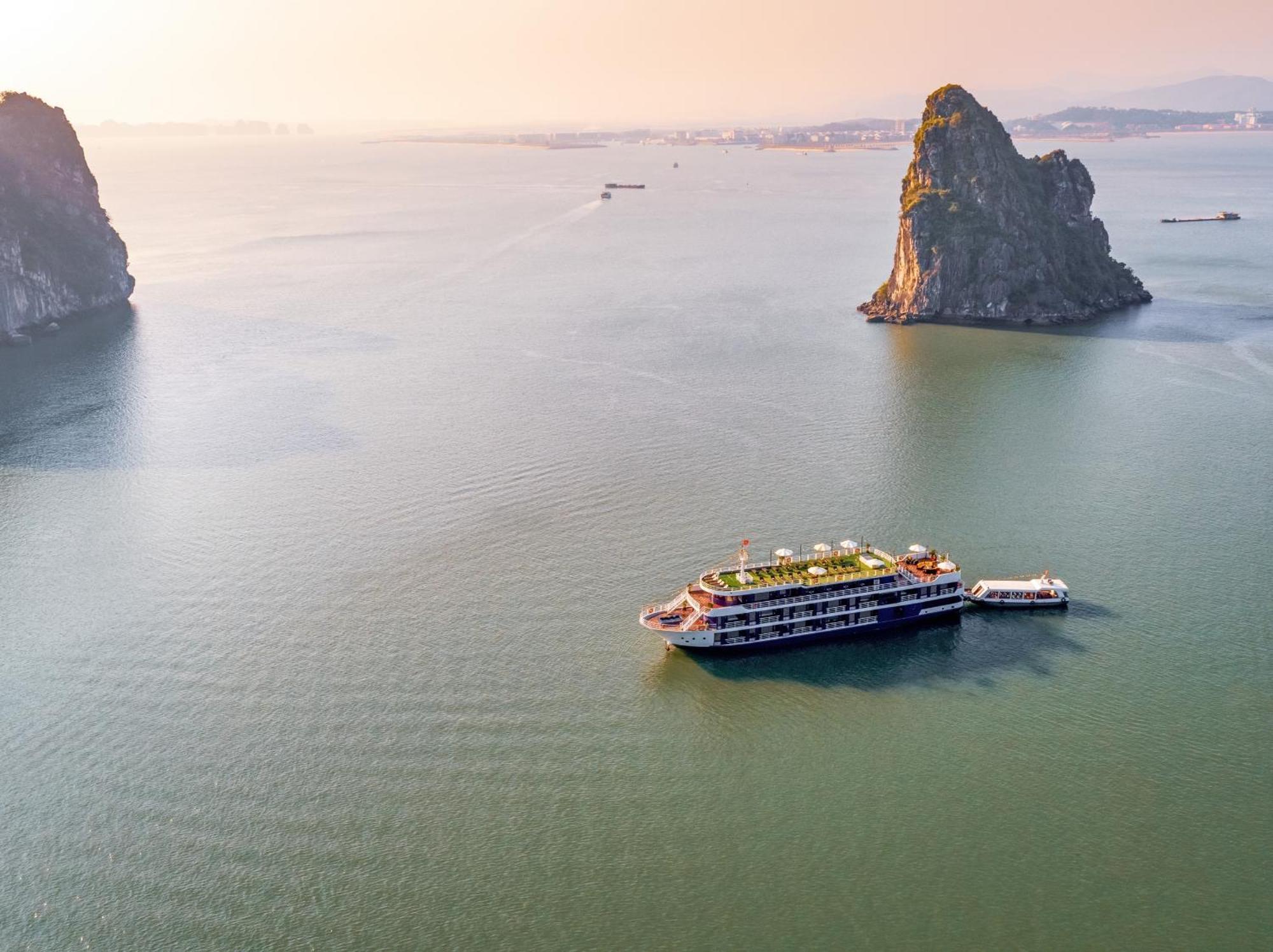 Отель Halong Dragon Bay Cruise Халонг Экстерьер фото